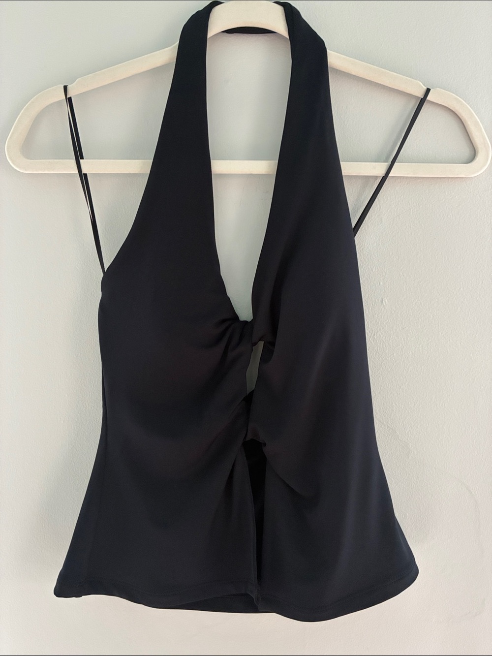 Abercrombie & Fitch Bra-Free Halter Twist Cutout top small